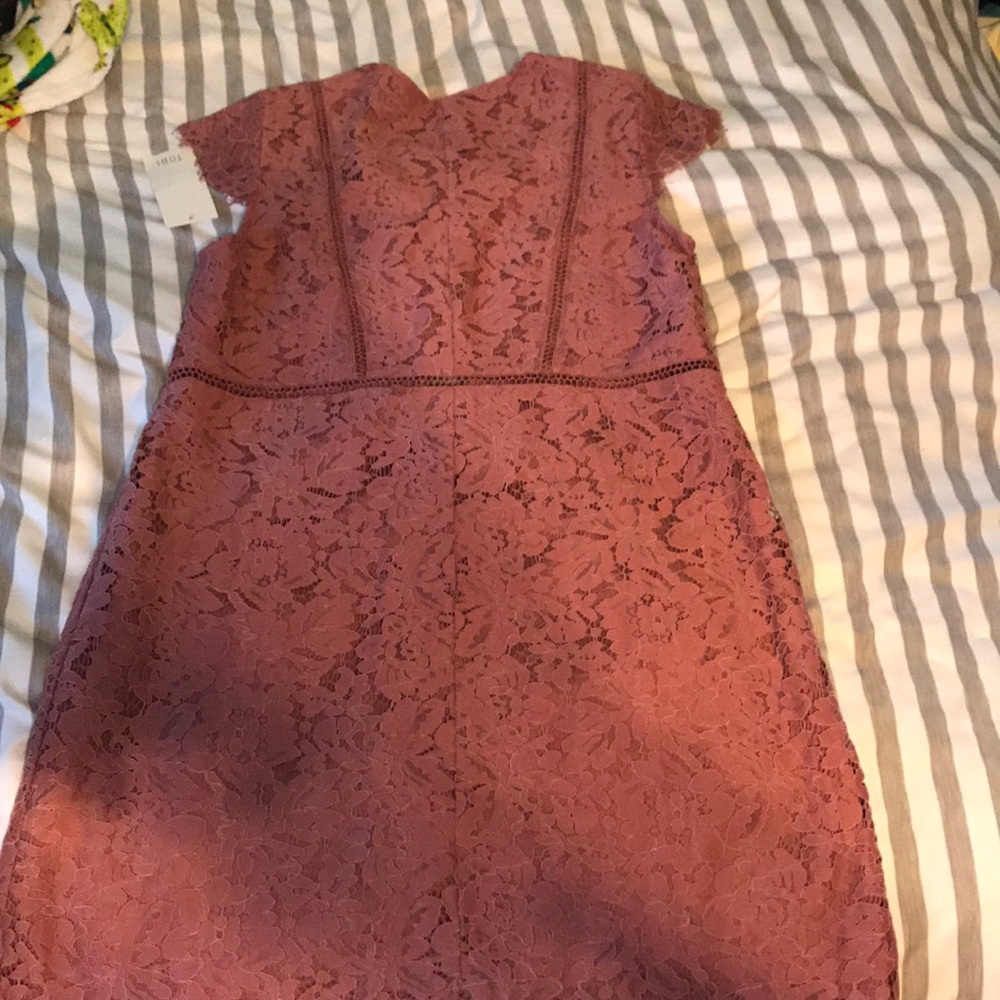 Rose lace dress - Picture 3 of 3